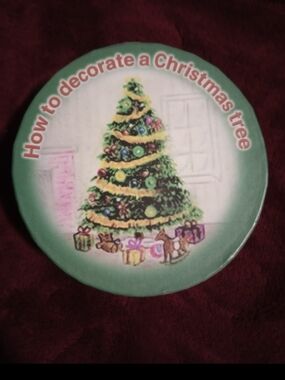 4 Christmas Mini Plates With Stand